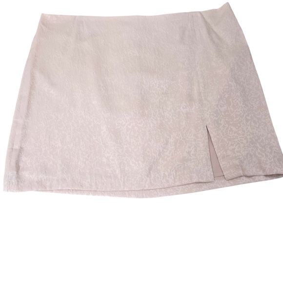 House of Harlow 1960 Dresses & Skirts - House of Harlow 1960 Light Pink Feminine Floral Print Mini Skirt Size XL